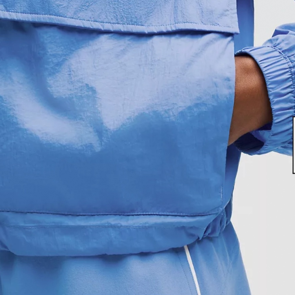 LULULEMON- Hood - Lite Relaxed fit Jacket. - Picture 6 of 10